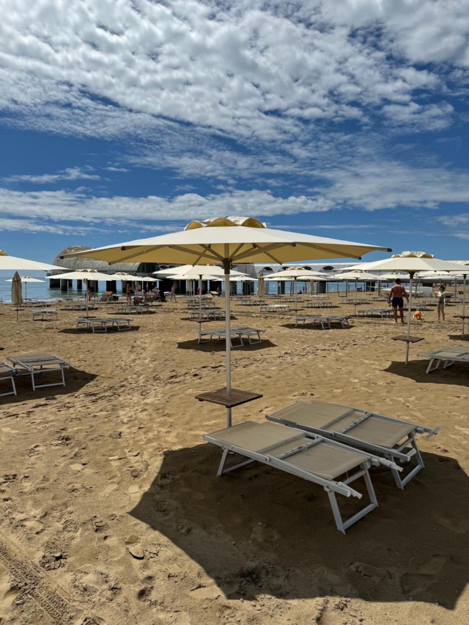 Appart 21 Artistic Beach Apartment 利尼亚诺萨比亚多罗 外观 照片